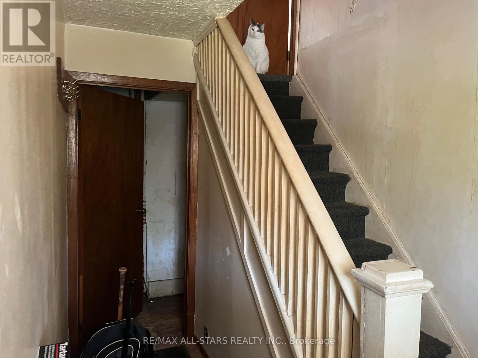 4 Eastern Avenue, Brampton, Ontario  L6W 1X6 - Photo 7 - W12147964