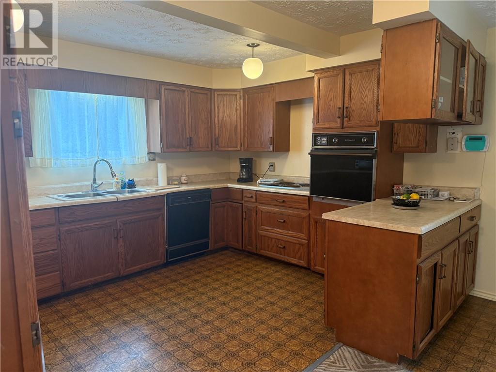 251 Woodward Avenue, Blind River, Ontario  P0R 1B0 - Photo 10 - 2122186