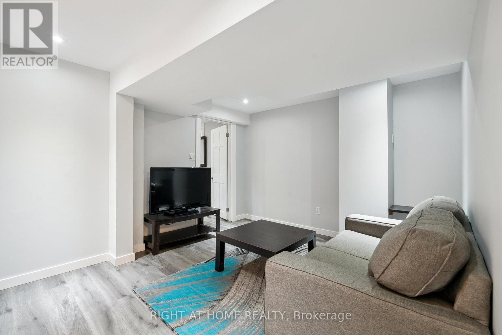63 Elizabeth Street, Barrie, Ontario  L4N 6M4 - Photo 37 - S12152648