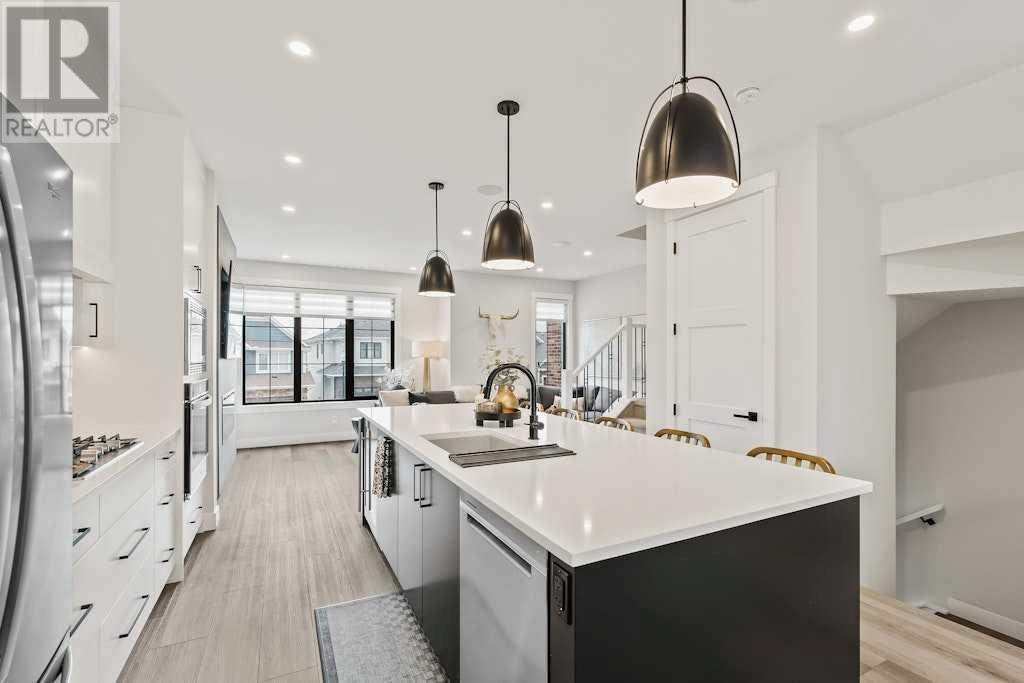 Property at 138 Discovery Drive SW image 4