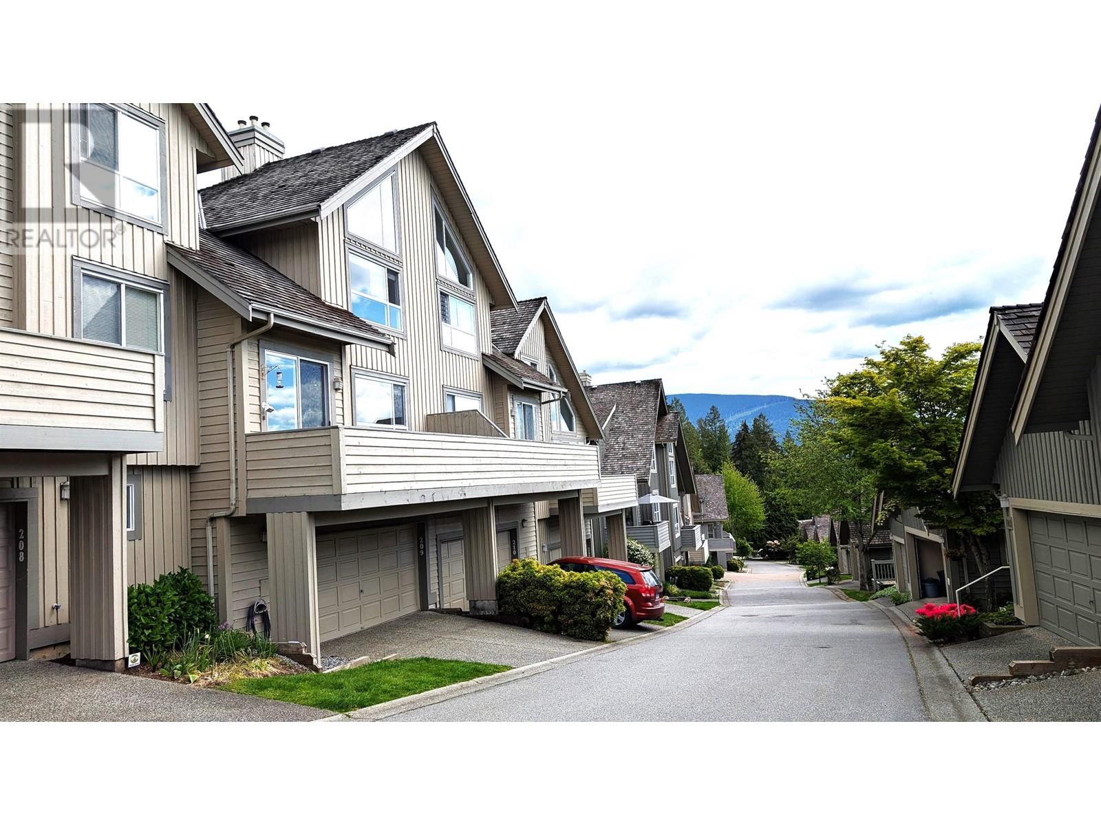 209 1465 Parkway Boulevard, Coquitlam, British Columbia  V3E 3E6 - Photo 3 - R3003454