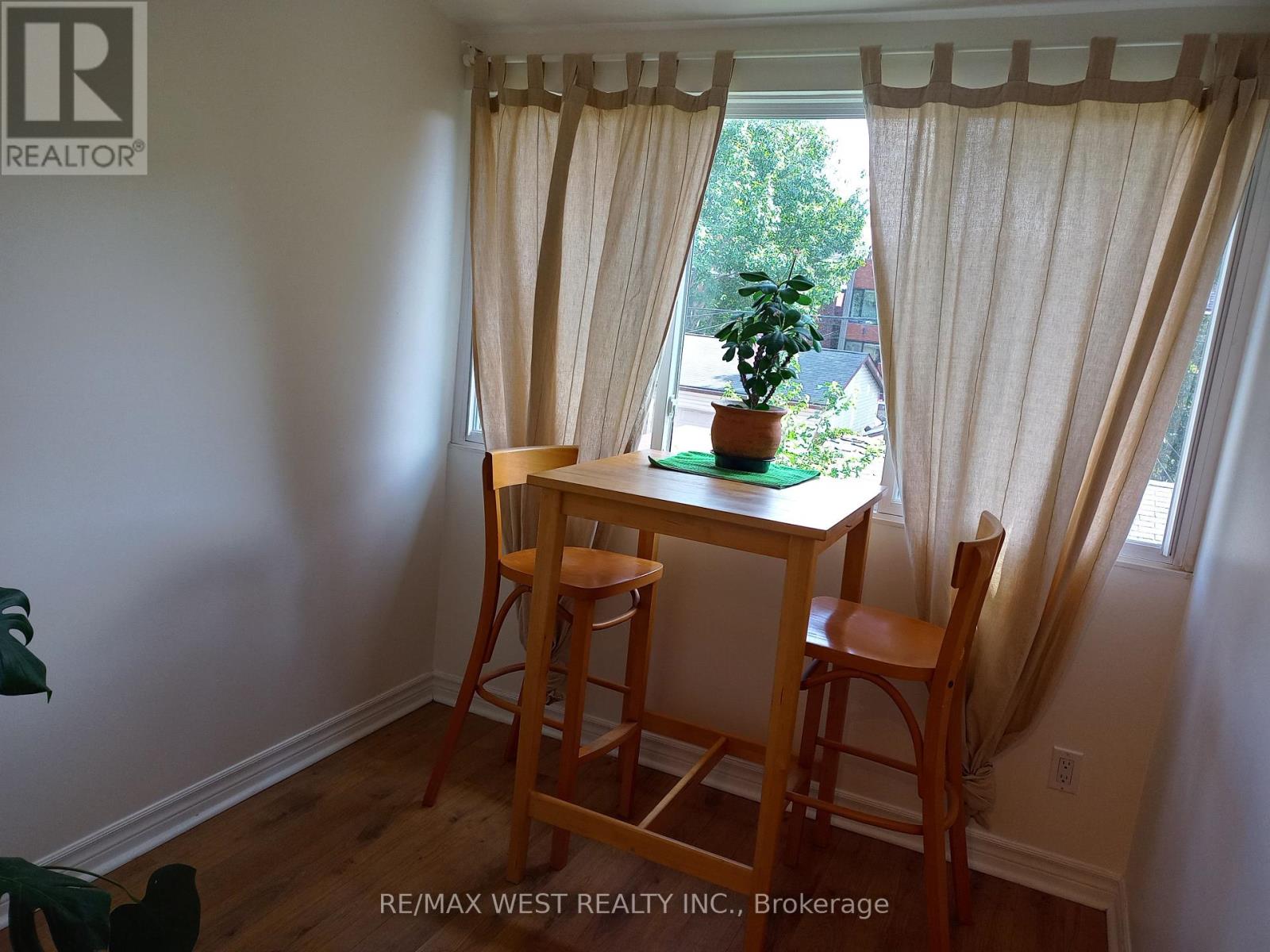55 Lynd Avenue, Toronto, Ontario  M6R 1T8 - Photo 26 - W12152644