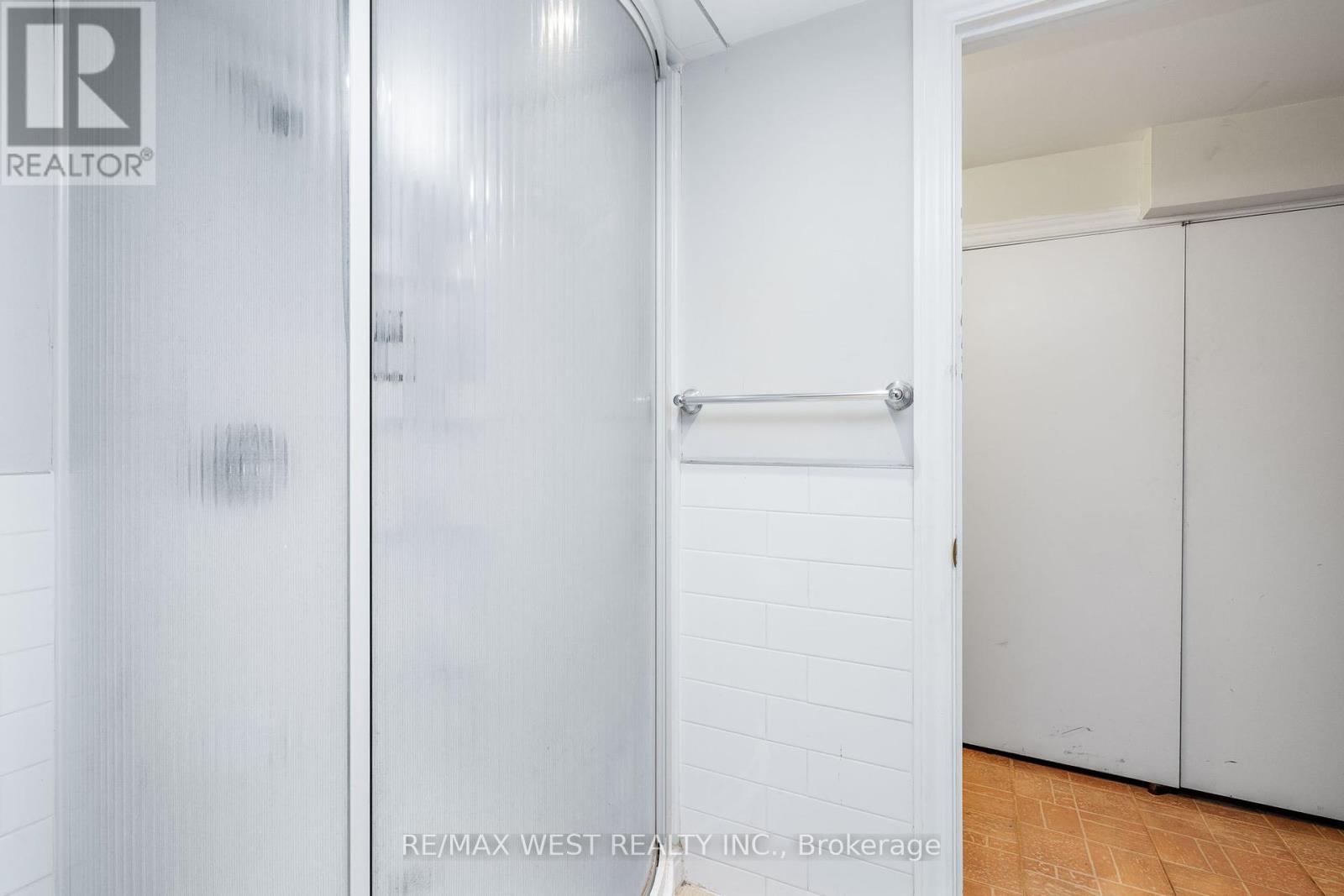 55 Lynd Avenue, Toronto, Ontario  M6R 1T8 - Photo 39 - W12152644