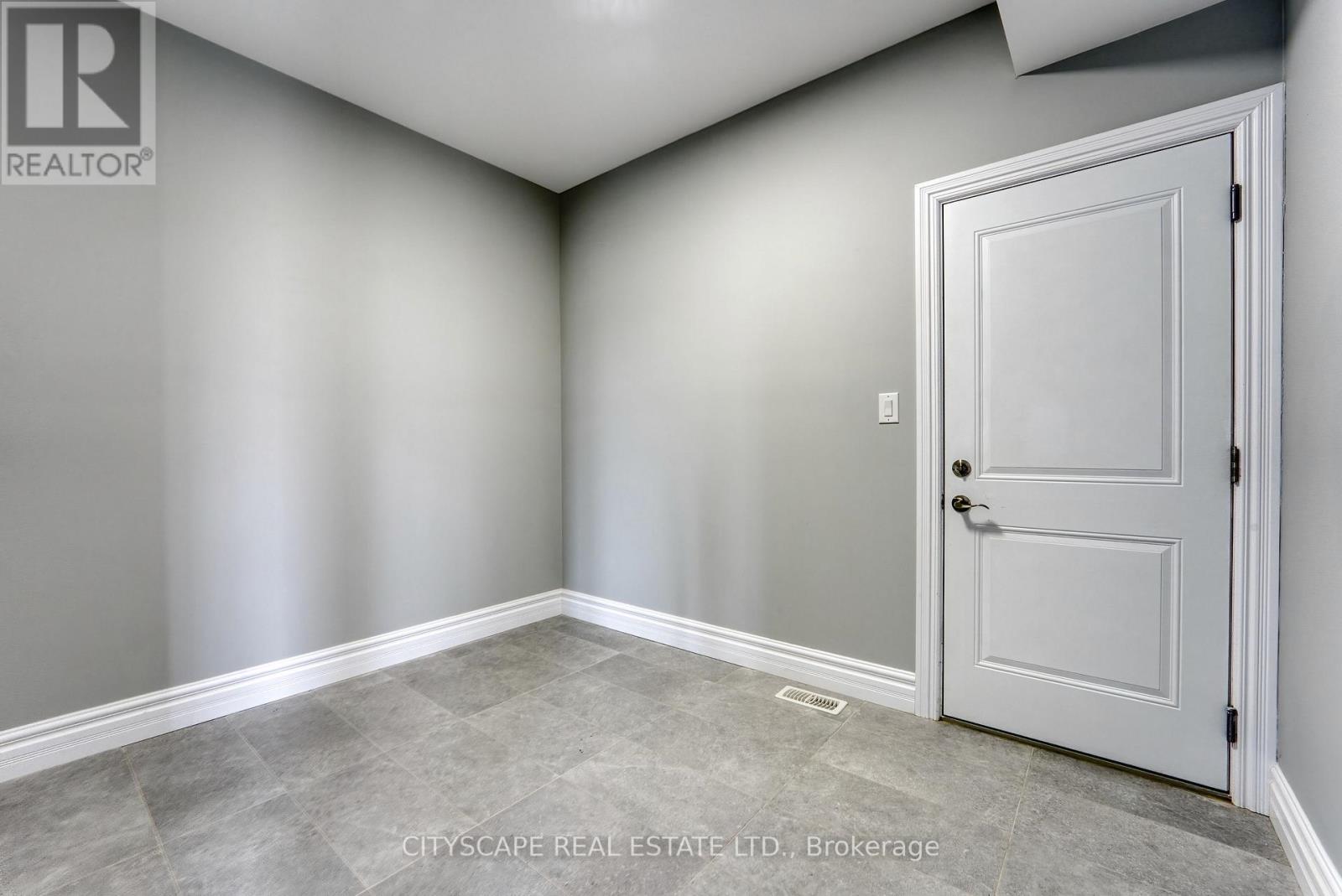 351 Benson Court, Amherstburg, Ontario  N9V 0G7 - Photo 16 - X12152665