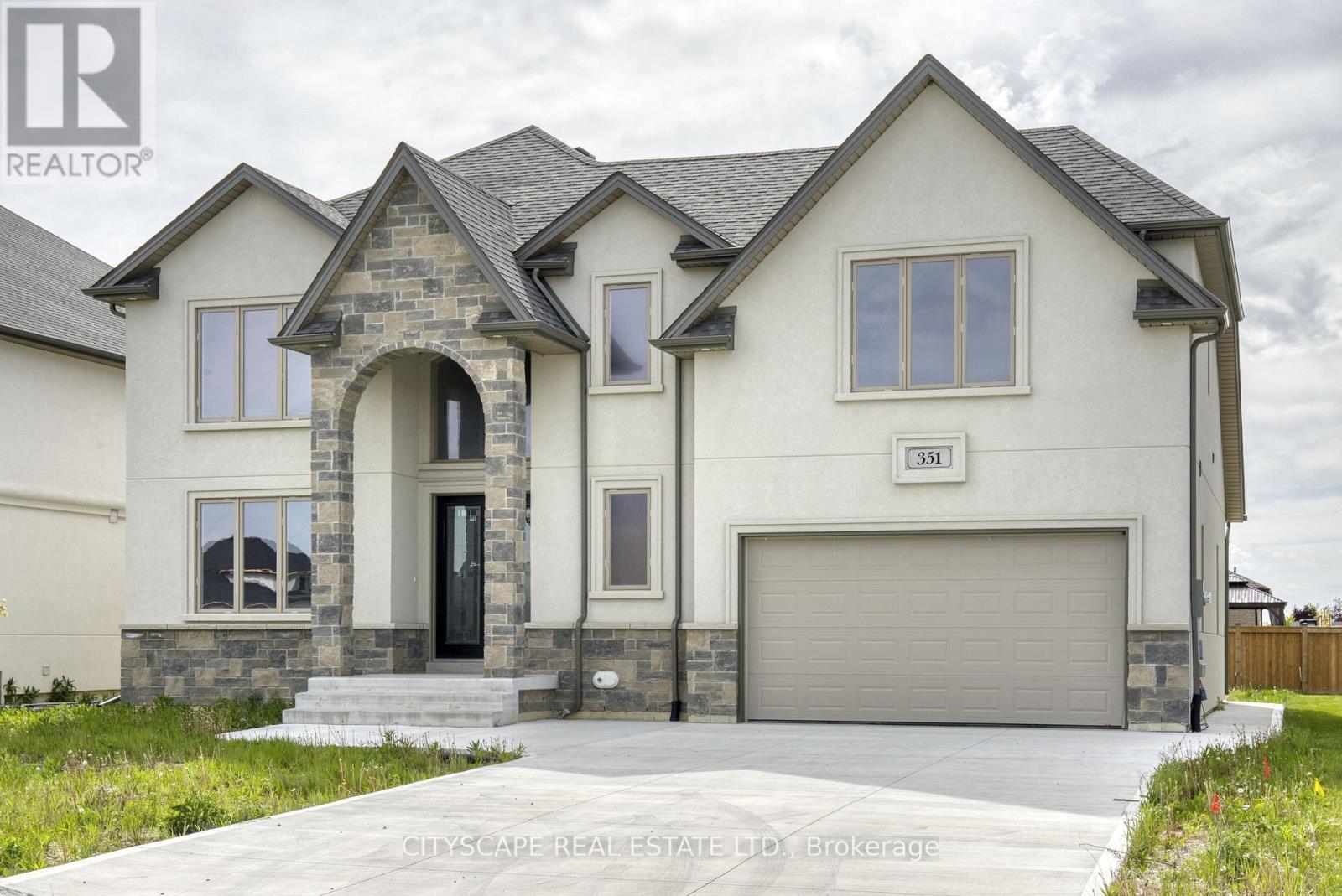 351 Benson Court, Amherstburg, Ontario  N9V 0G7 - Photo 2 - X12152665