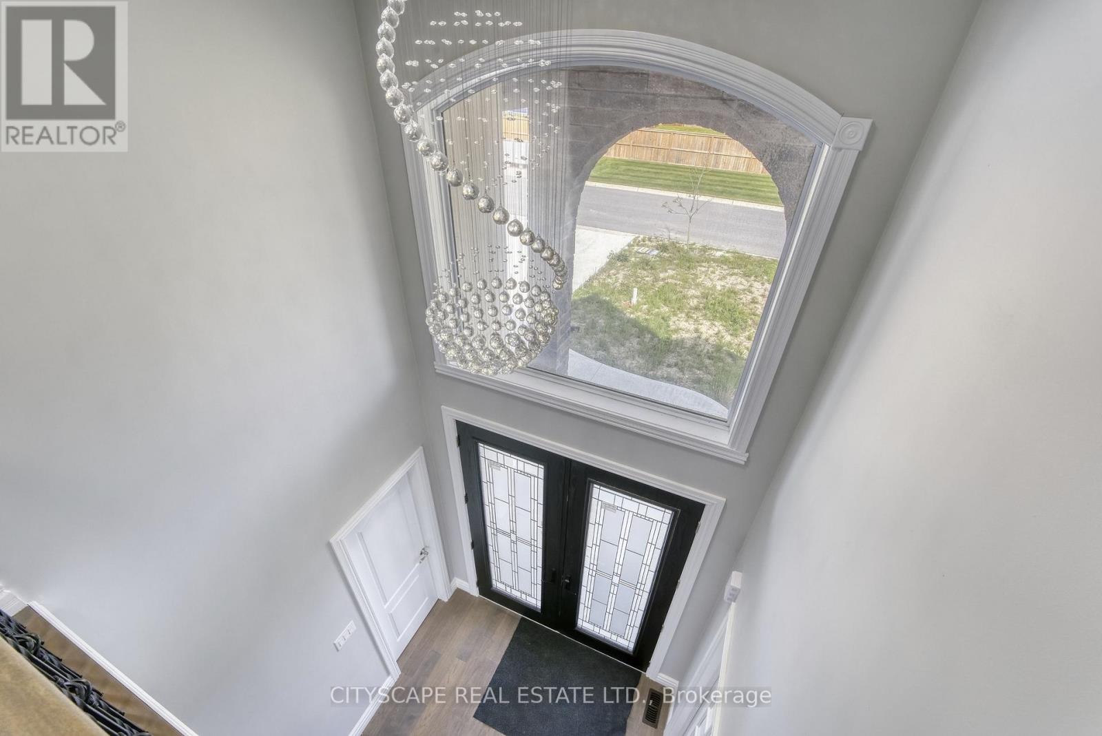 351 Benson Court, Amherstburg, Ontario  N9V 0G7 - Photo 4 - X12152665