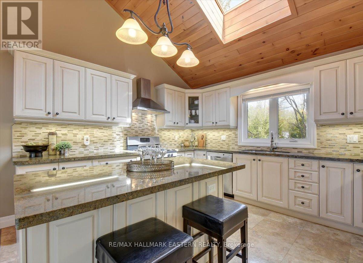 43 Lakeshore Boulevard, Selwyn, Ontario K0L 1T0 - Photo 17 - X12152677