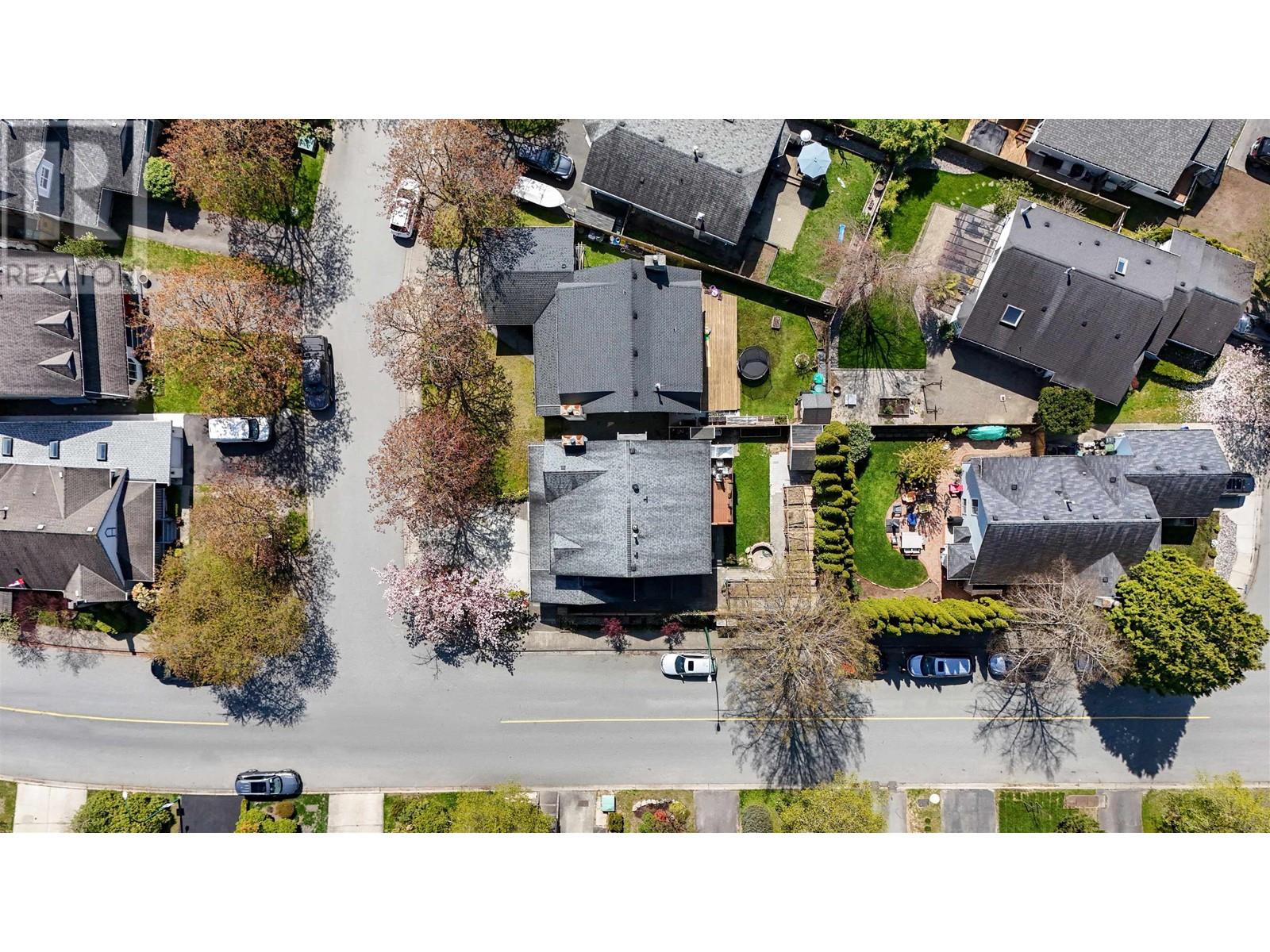 Property at 883 NAIRN COURT image 3