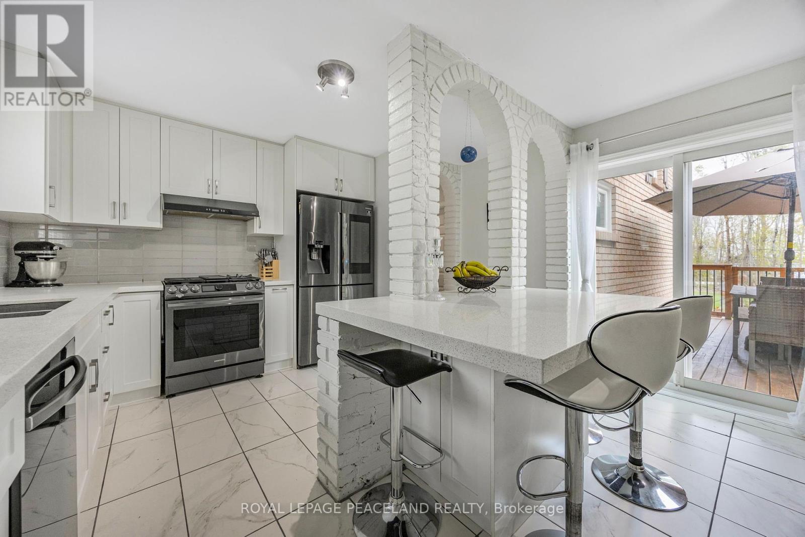 14 Simcoe Avenue, Oro-Medonte, Ontario  L0L 2E0 - Photo 12 - S12149422