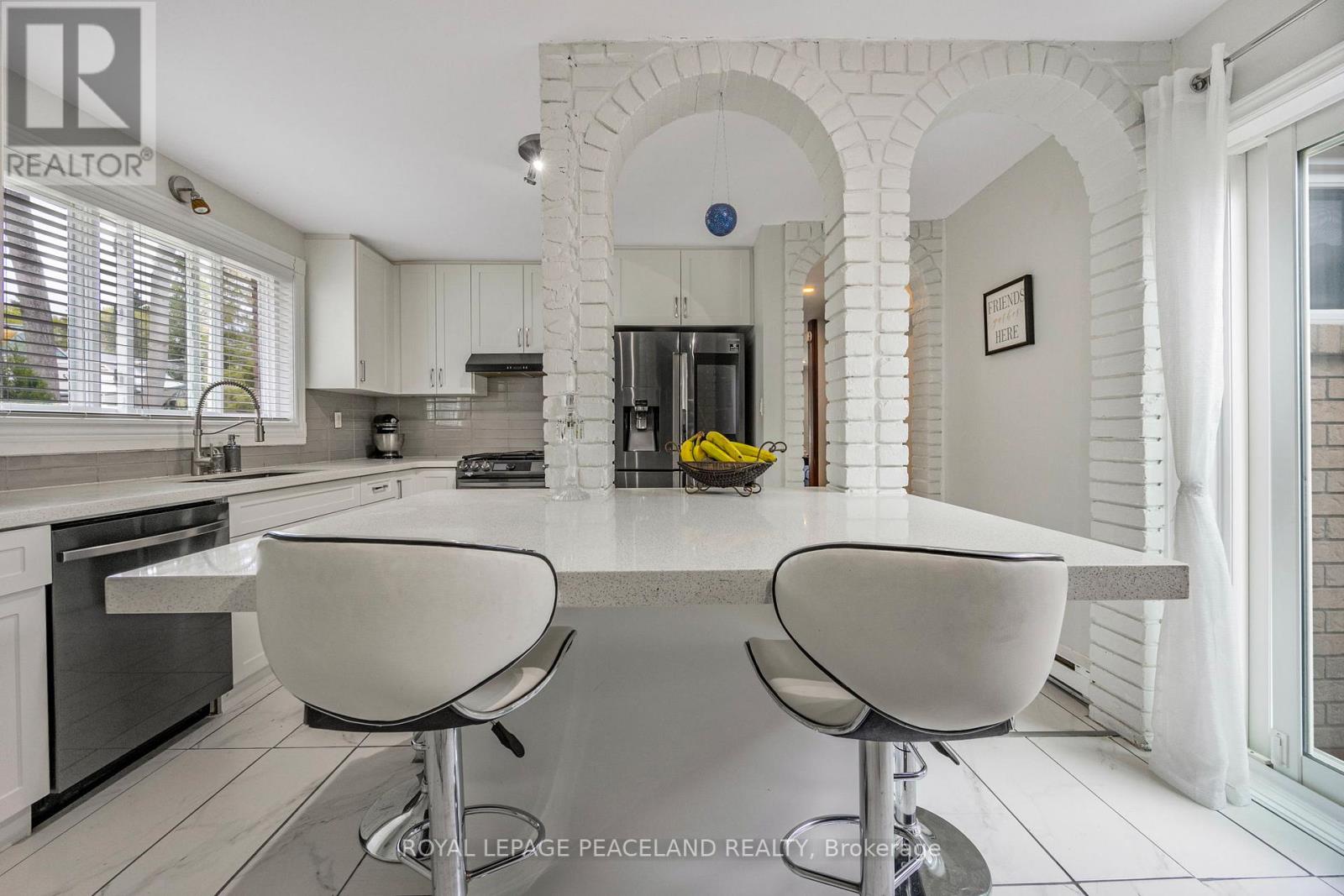 14 Simcoe Avenue, Oro-Medonte, Ontario  L0L 2E0 - Photo 13 - S12149422