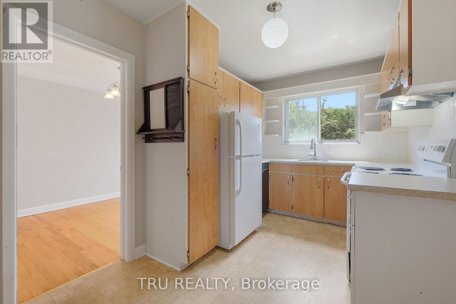1006 Riddell Avenue S, Ottawa, Ontario  K2C 2J5 - Photo 10 - X12152683