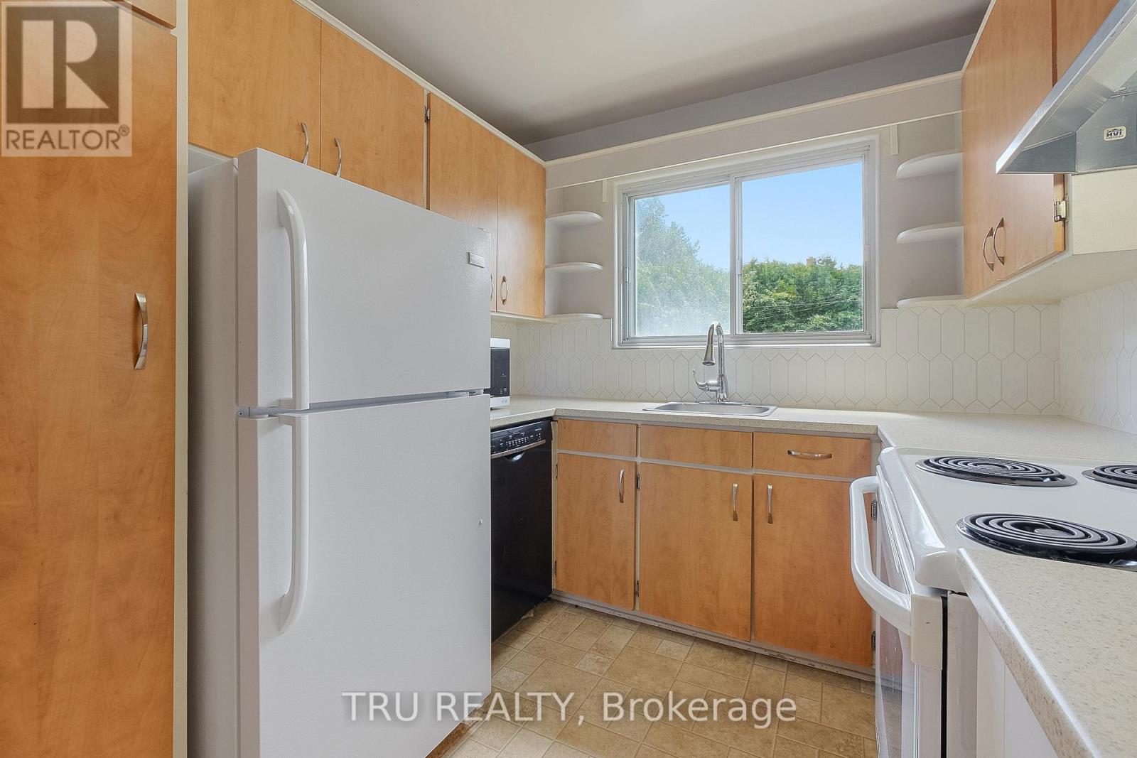 1006 Riddell Avenue S, Ottawa, Ontario  K2C 2J5 - Photo 11 - X12152683