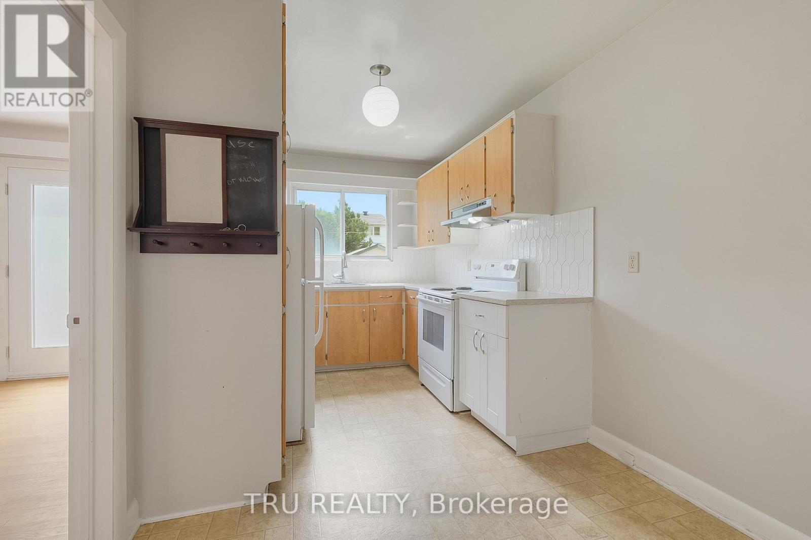 1006 Riddell Avenue S, Ottawa, Ontario  K2C 2J5 - Photo 12 - X12152683