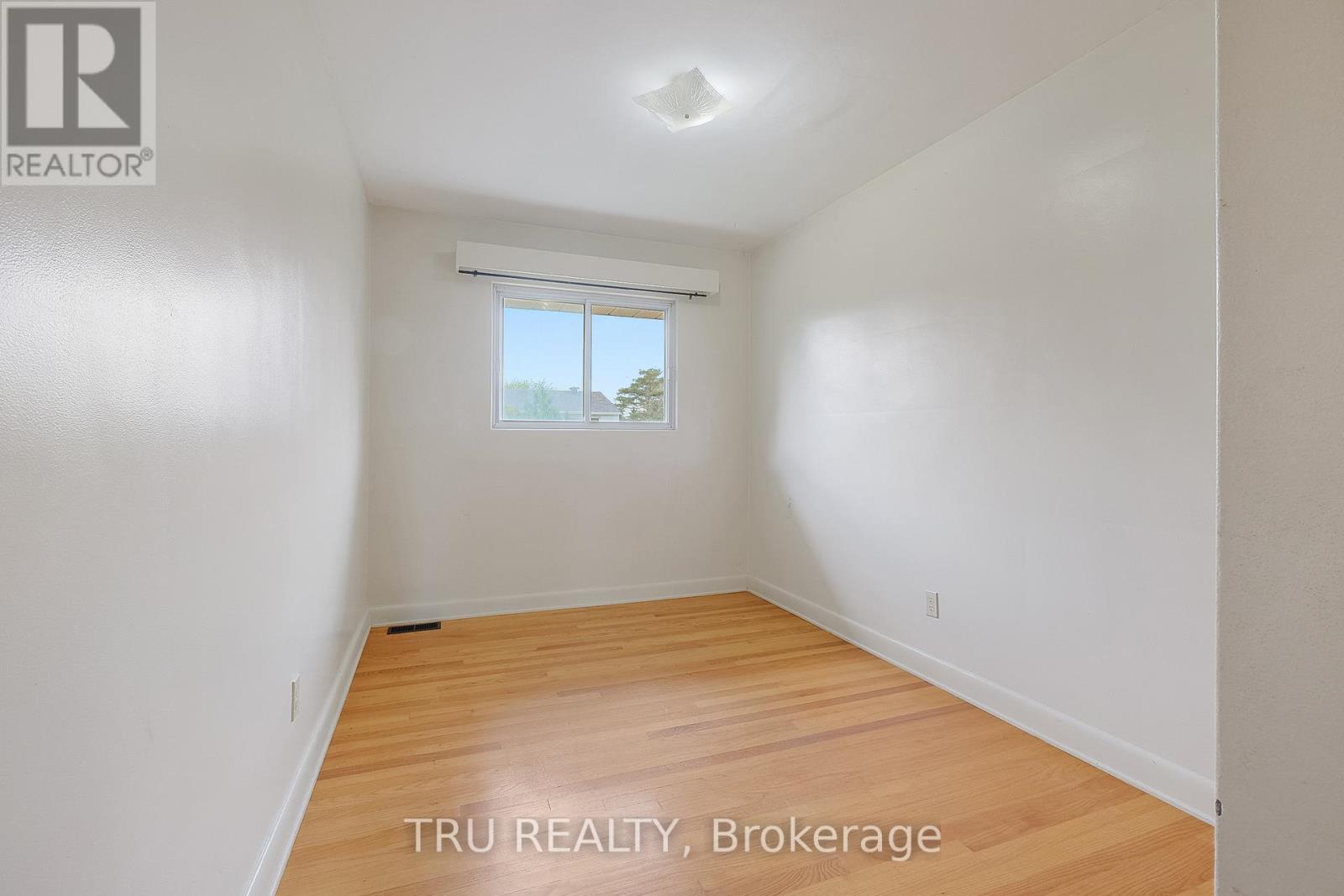 1006 Riddell Avenue S, Ottawa, Ontario  K2C 2J5 - Photo 16 - X12152683