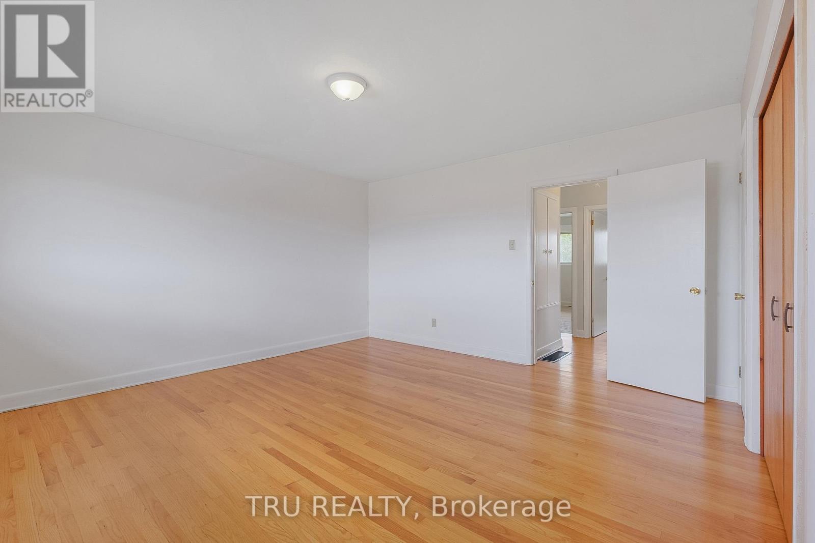 1006 Riddell Avenue S, Ottawa, Ontario  K2C 2J5 - Photo 19 - X12152683