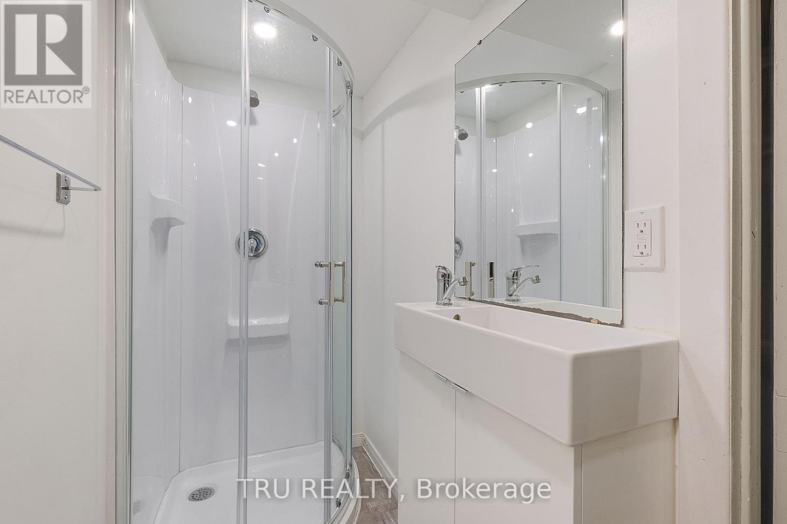 1006 Riddell Avenue S, Ottawa, Ontario  K2C 2J5 - Photo 21 - X12152683