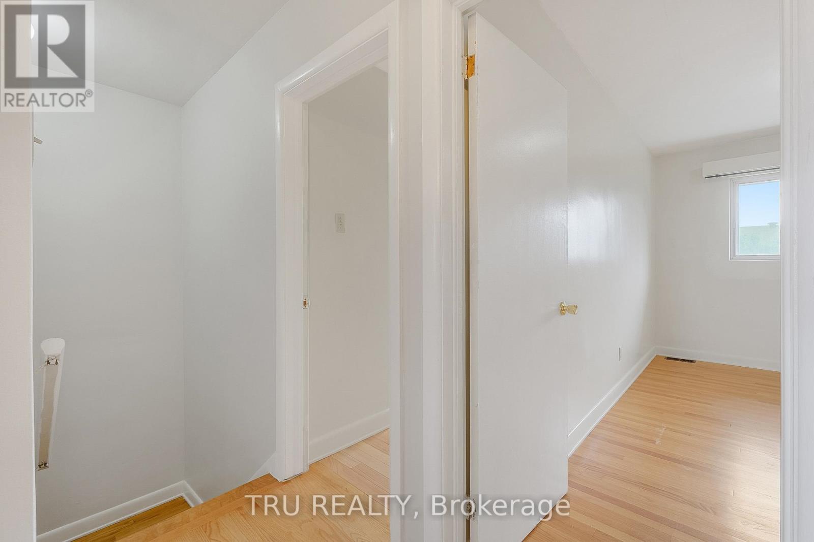 1006 Riddell Avenue S, Ottawa, Ontario  K2C 2J5 - Photo 6 - X12152683