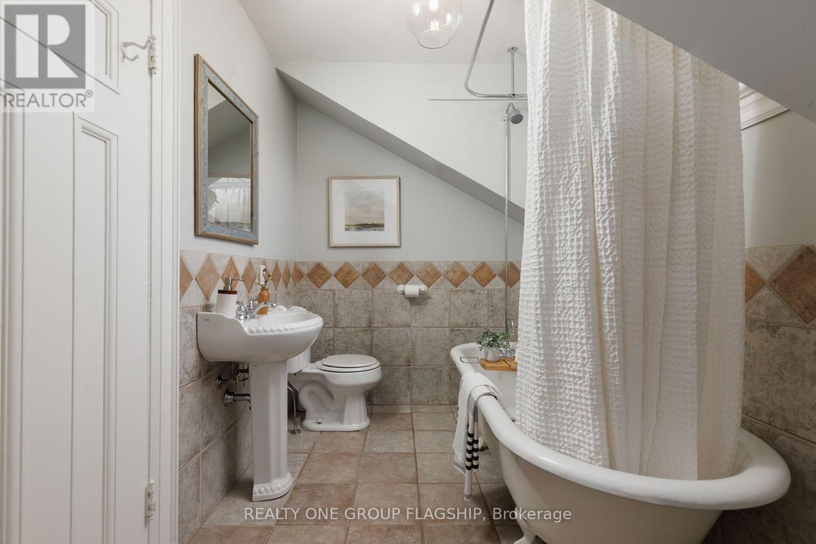 69 Victoria Park Avenue, Toronto, Ontario  M4E 3S2 - Photo 40 - E12152685