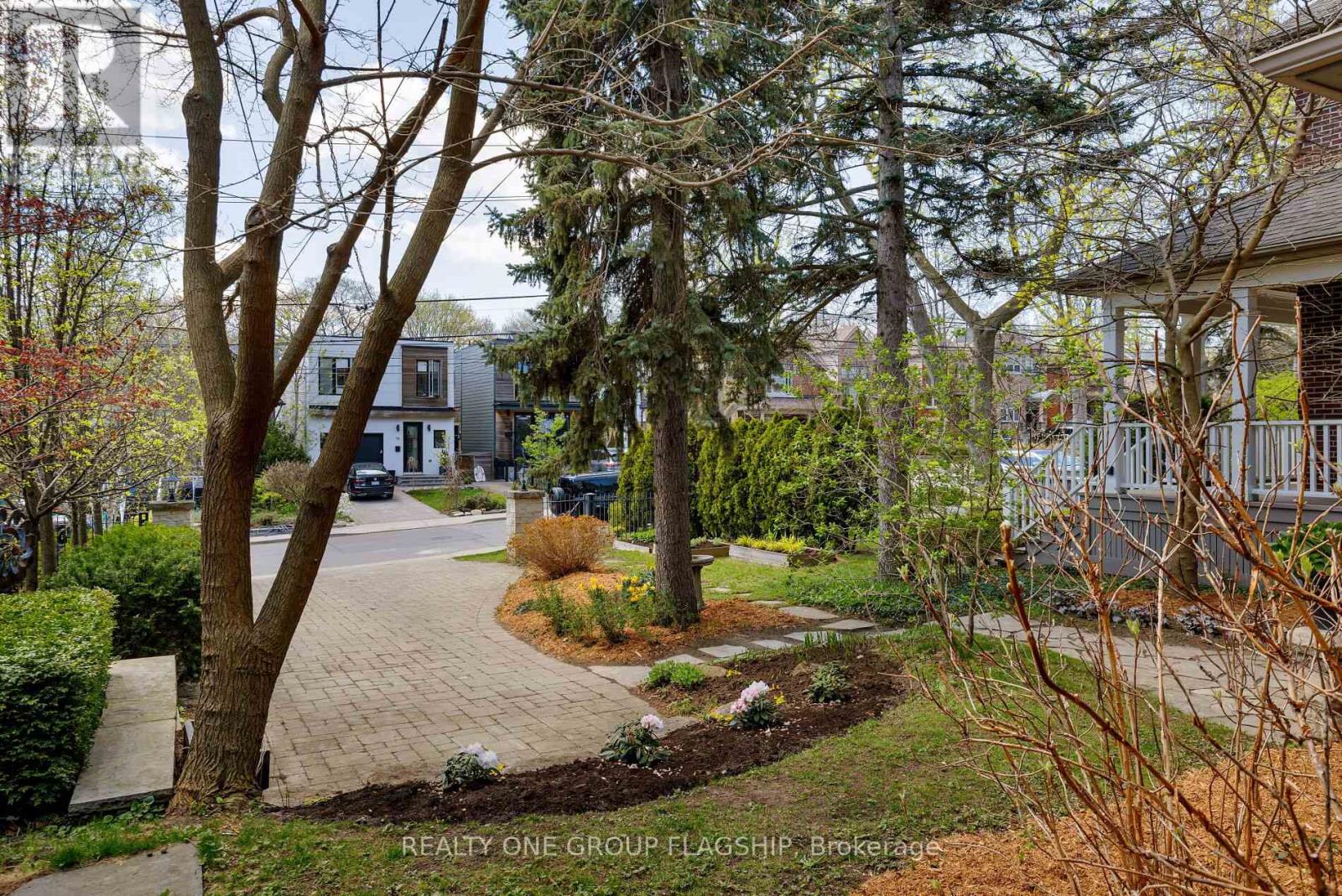 69 Victoria Park Avenue, Toronto, Ontario  M4E 3S2 - Photo 5 - E12152685
