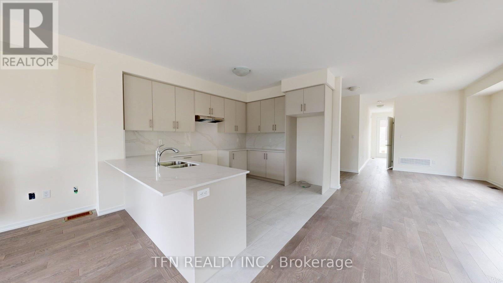235 Grand Trunk Avenue, Vaughan, Ontario  L6A 5E5 - Photo 4 - N12152692