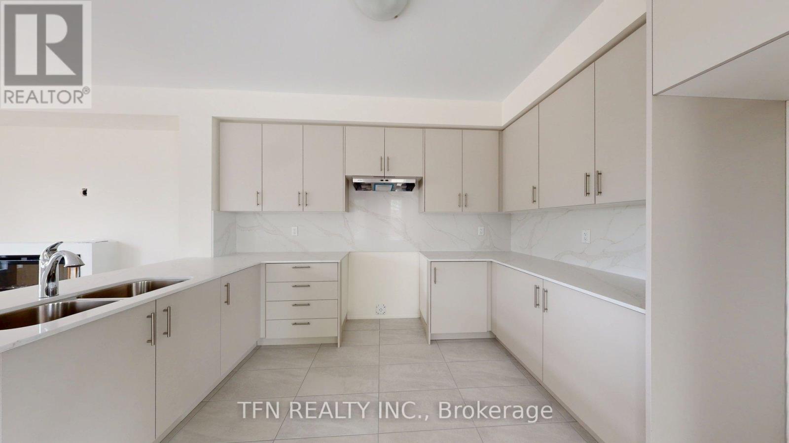 235 Grand Trunk Avenue, Vaughan, Ontario  L6A 5E5 - Photo 6 - N12152692