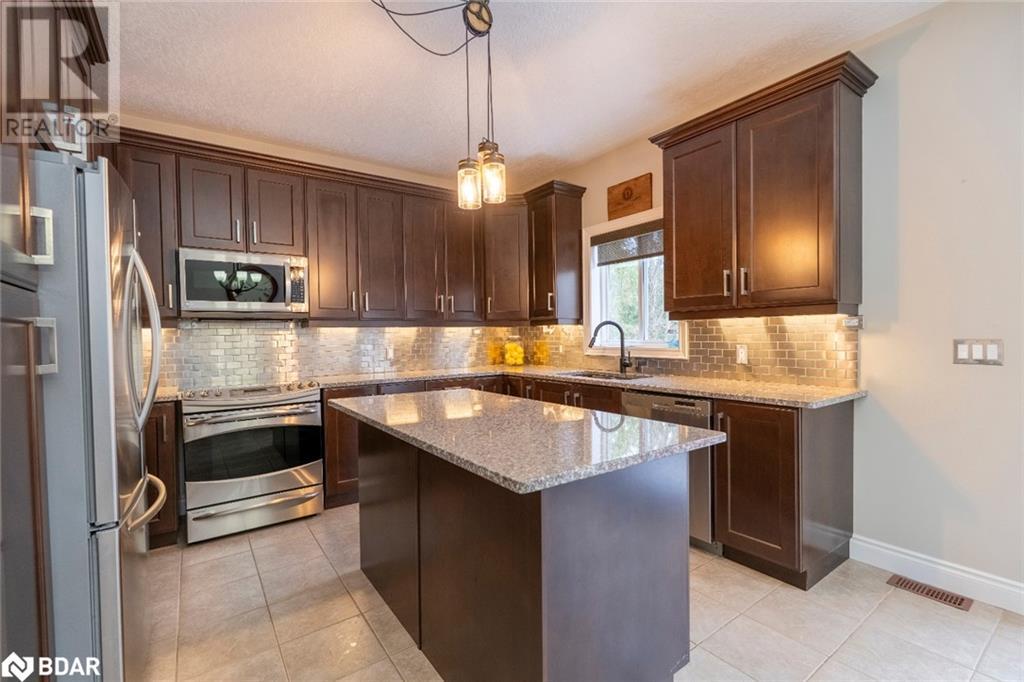 Property at 513 MAPLEVIEW Drive E image 4