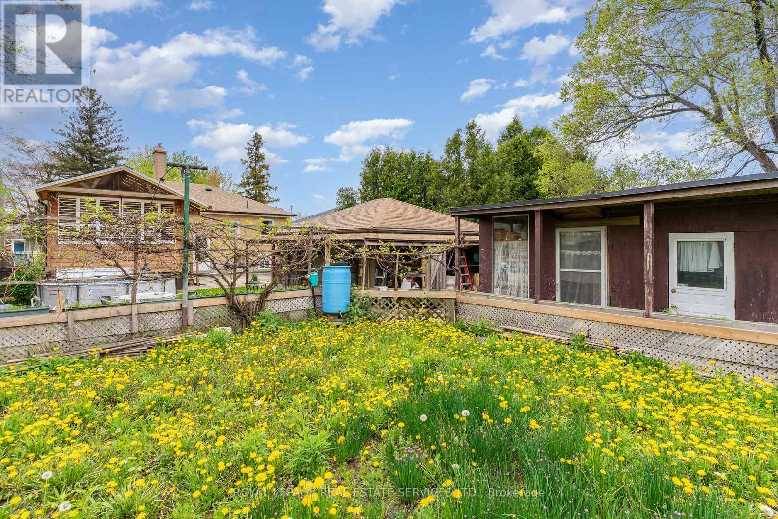 62 Nash Drive, Toronto, Ontario  M3M 2L5 - Photo 25 - W12152680