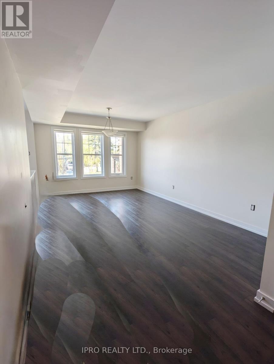 231 - 2355 Sheppard Avenue N, Toronto (Humberlea-Pelmo Park), Ontario  M9M 0B5 - Photo 2 - W12152682