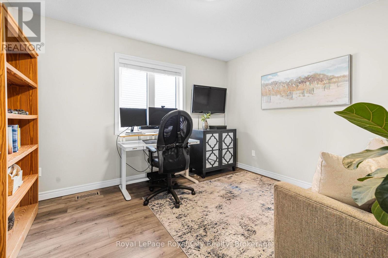 38 Marshall Drive, Guelph, Ontario  N1E 0K7 - Photo 22 - X12118431