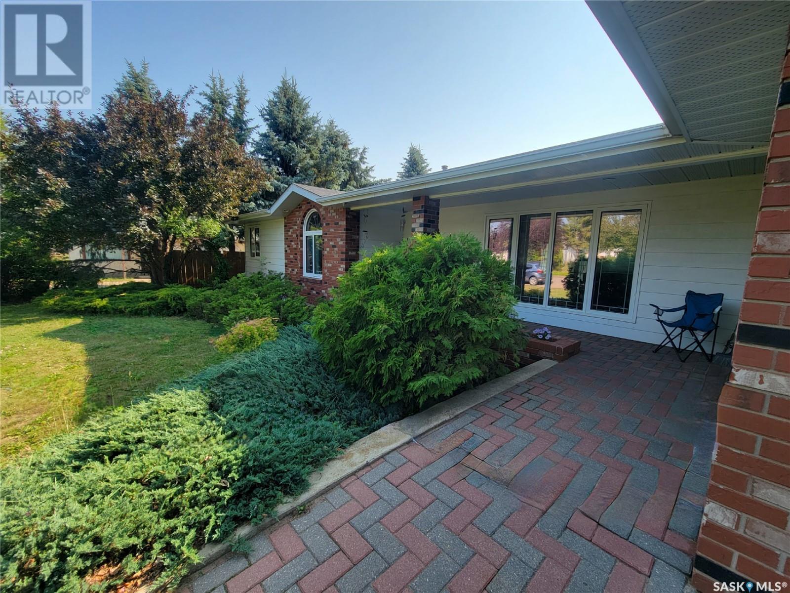 404 Broad STREET, cut knife, Saskatchewan