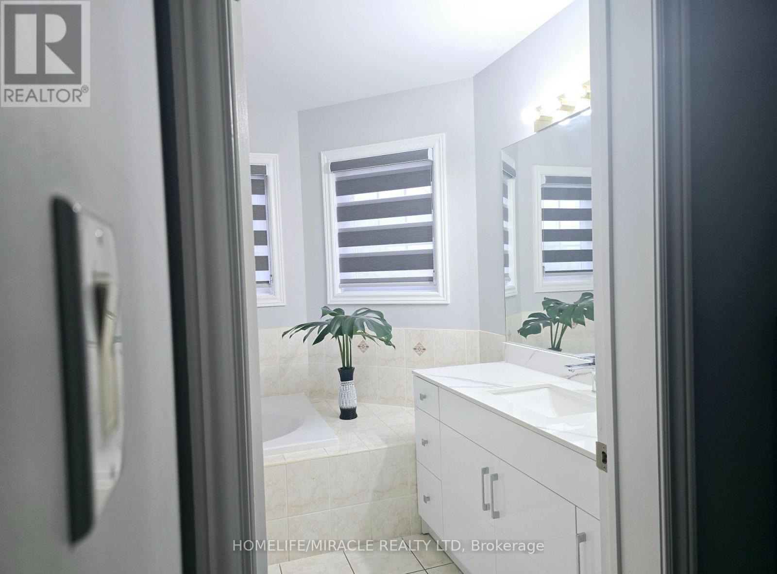 33 Atira Avenue, Brampton, Ontario  L7A 3V1 - Photo 15 - W12145960