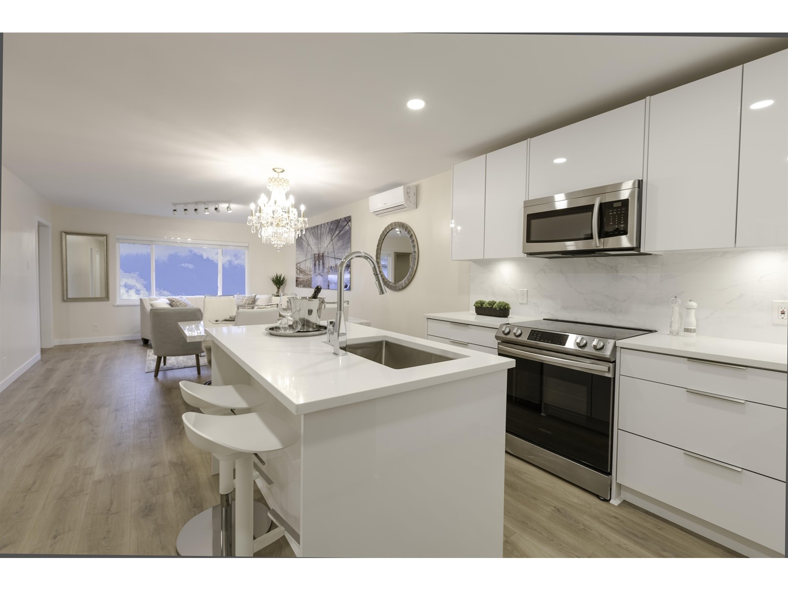 414 15739 Fraser Highway, Surrey, British Columbia  V4N 1G9 - Photo 4 - R3001189