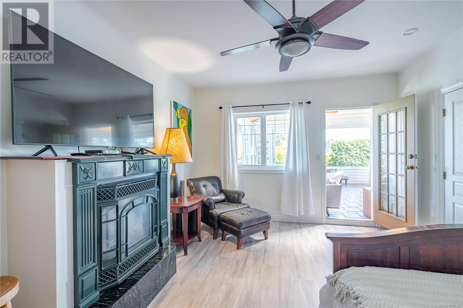 Property at 485 Head St image 3