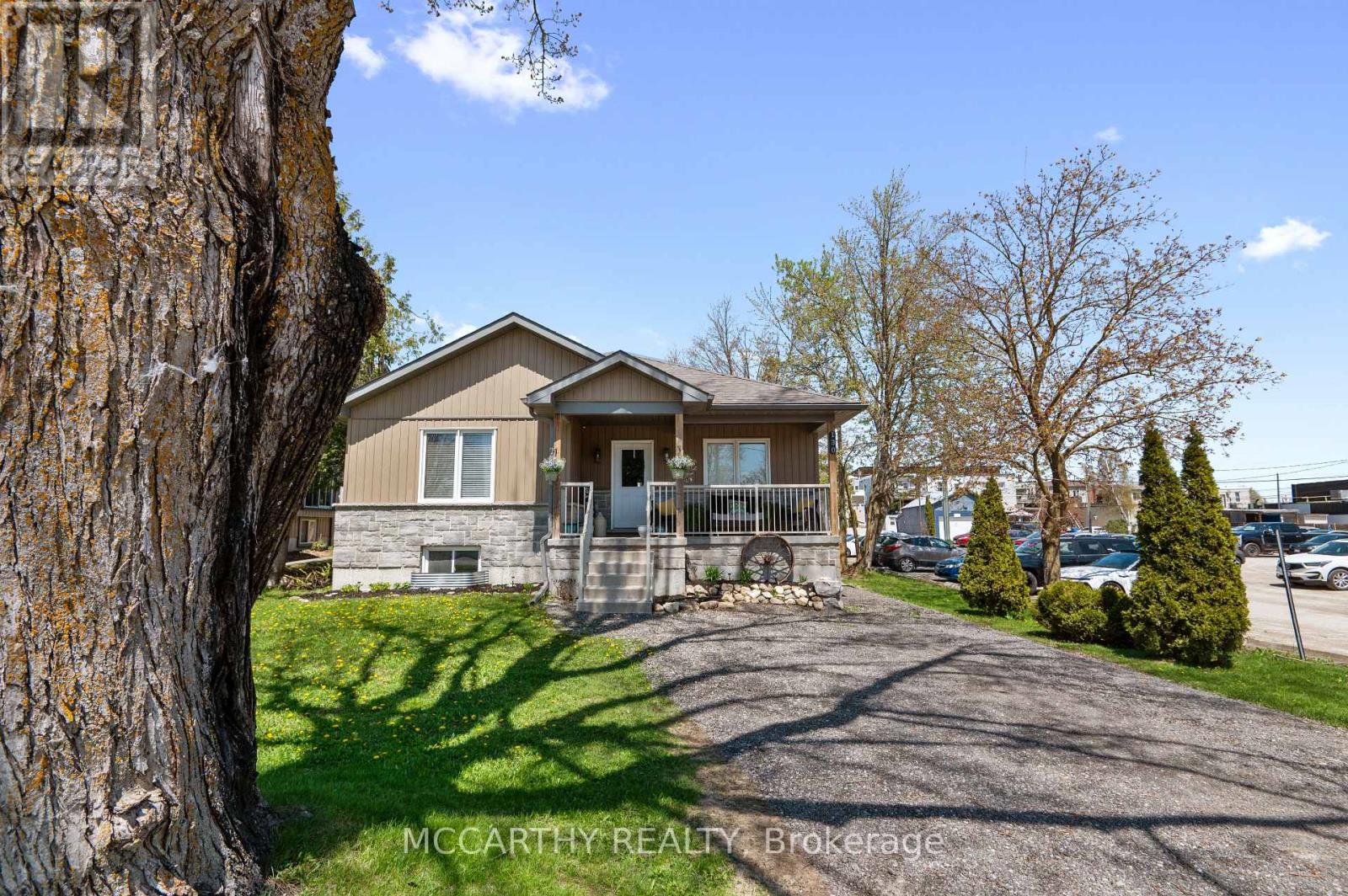 Property at 130 WELLINGTON STREET N image 3