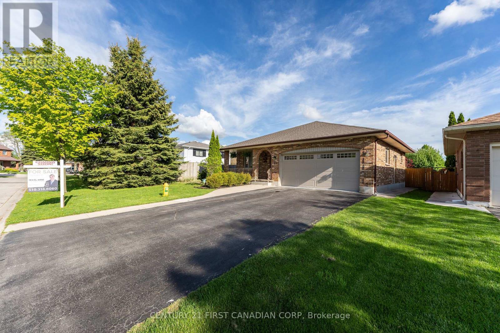 27 Golfview Crescent, London South, Ontario  N6C 5N2 - Photo 1 - X12149980