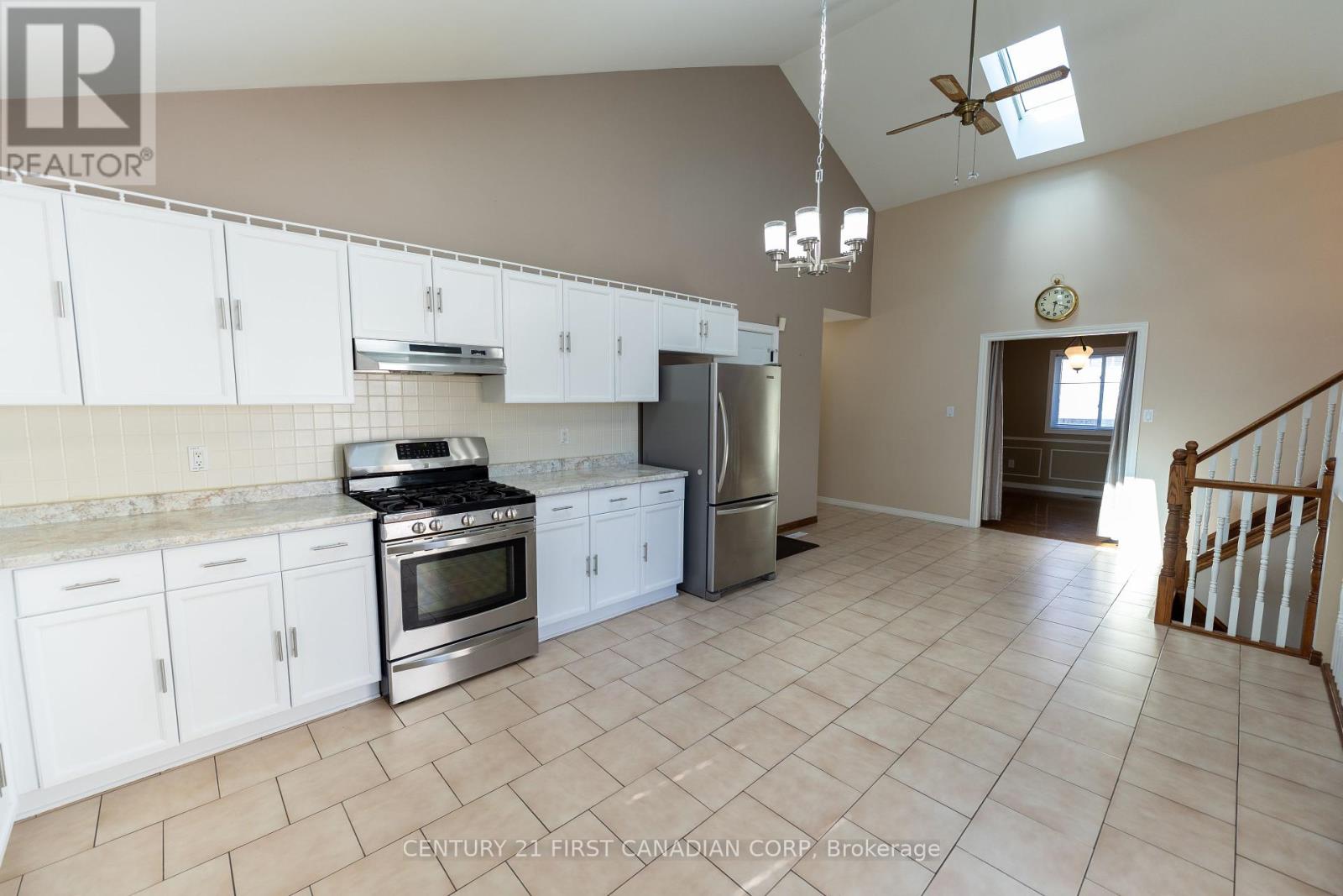Photo 12 of 49 for 27 Golfview Crescent