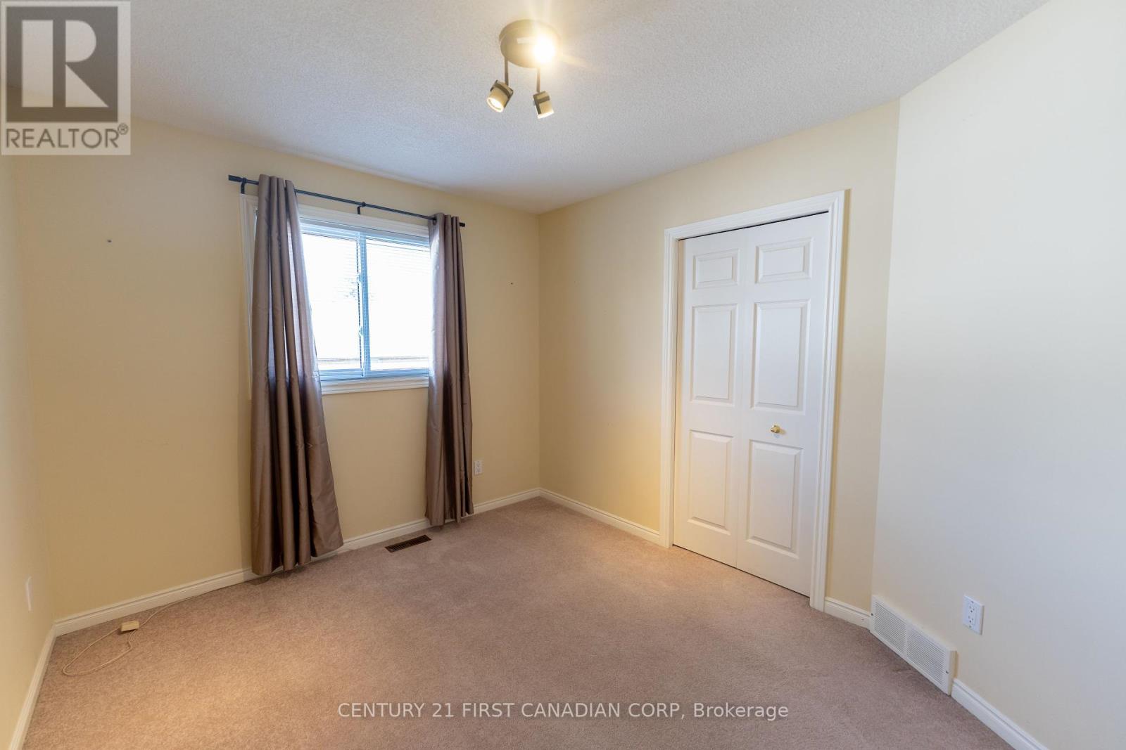 27 Golfview Crescent, London South, Ontario  N6C 5N2 - Photo 24 - X12149980