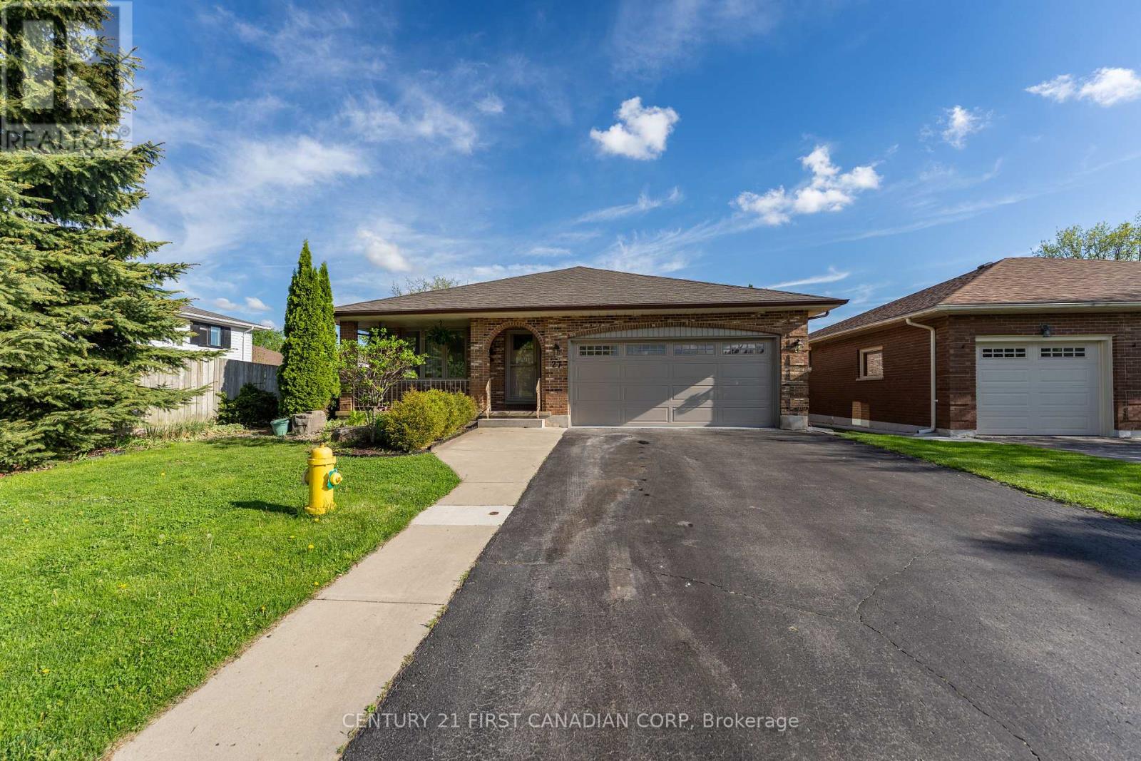 27 Golfview Crescent, London South, Ontario  N6C 5N2 - Photo 3 - X12149980