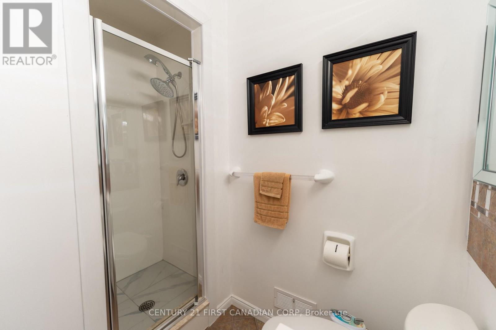 27 Golfview Crescent, London South, Ontario  N6C 5N2 - Photo 33 - X12149980
