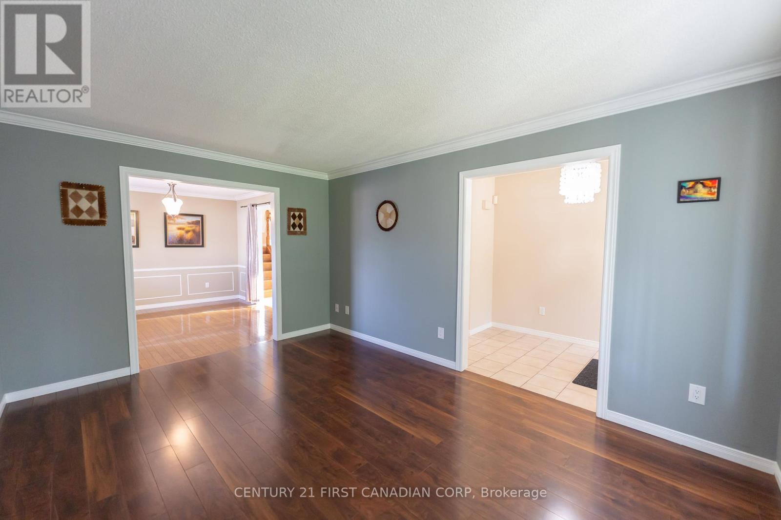27 Golfview Crescent, London South, Ontario  N6C 5N2 - Photo 7 - X12149980