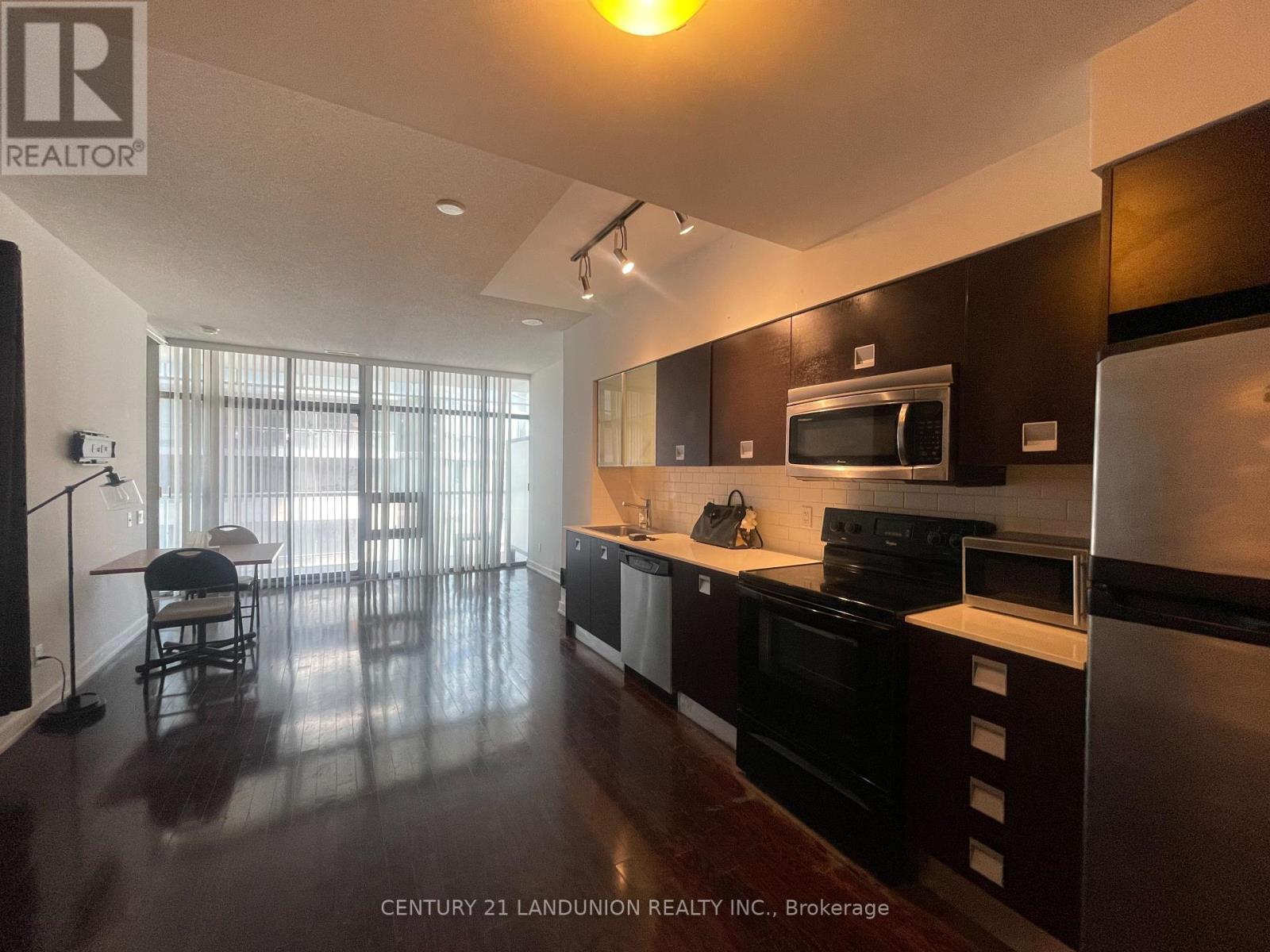 601 - 33 Charles Street E, Toronto, Ontario  M4Y 1R9 - Photo 2 - C12152724