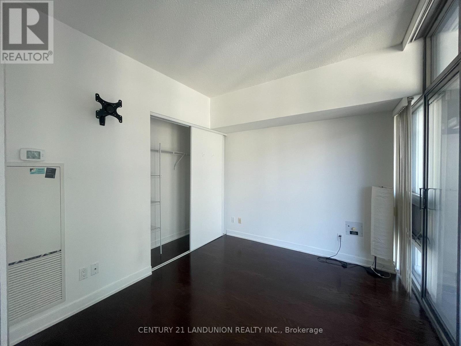 601 - 33 Charles Street E, Toronto, Ontario  M4Y 1R9 - Photo 7 - C12152724