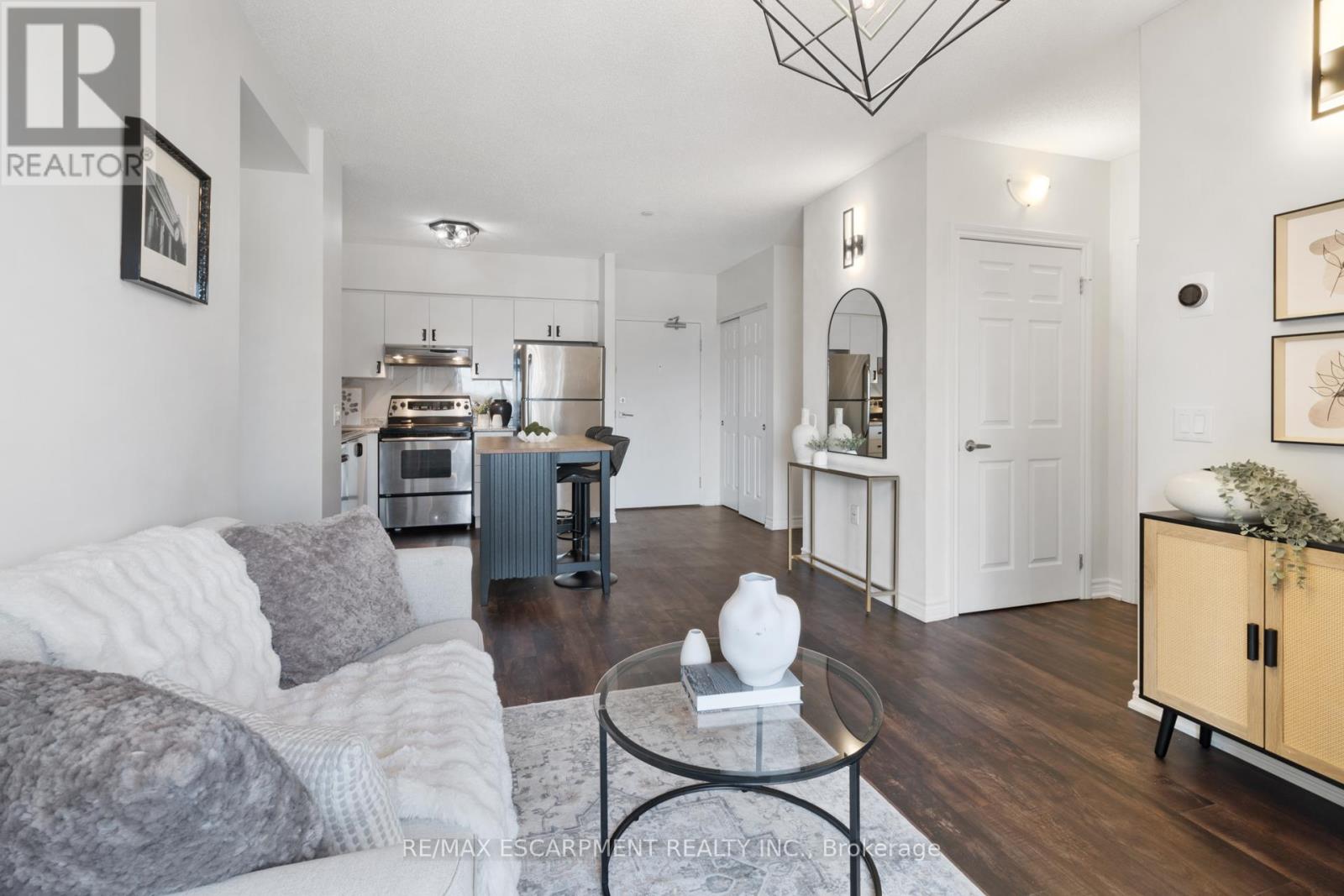 102 - 716 Main Street E, Milton, Ontario  L9T 3P6 - Photo 9 - W12152732