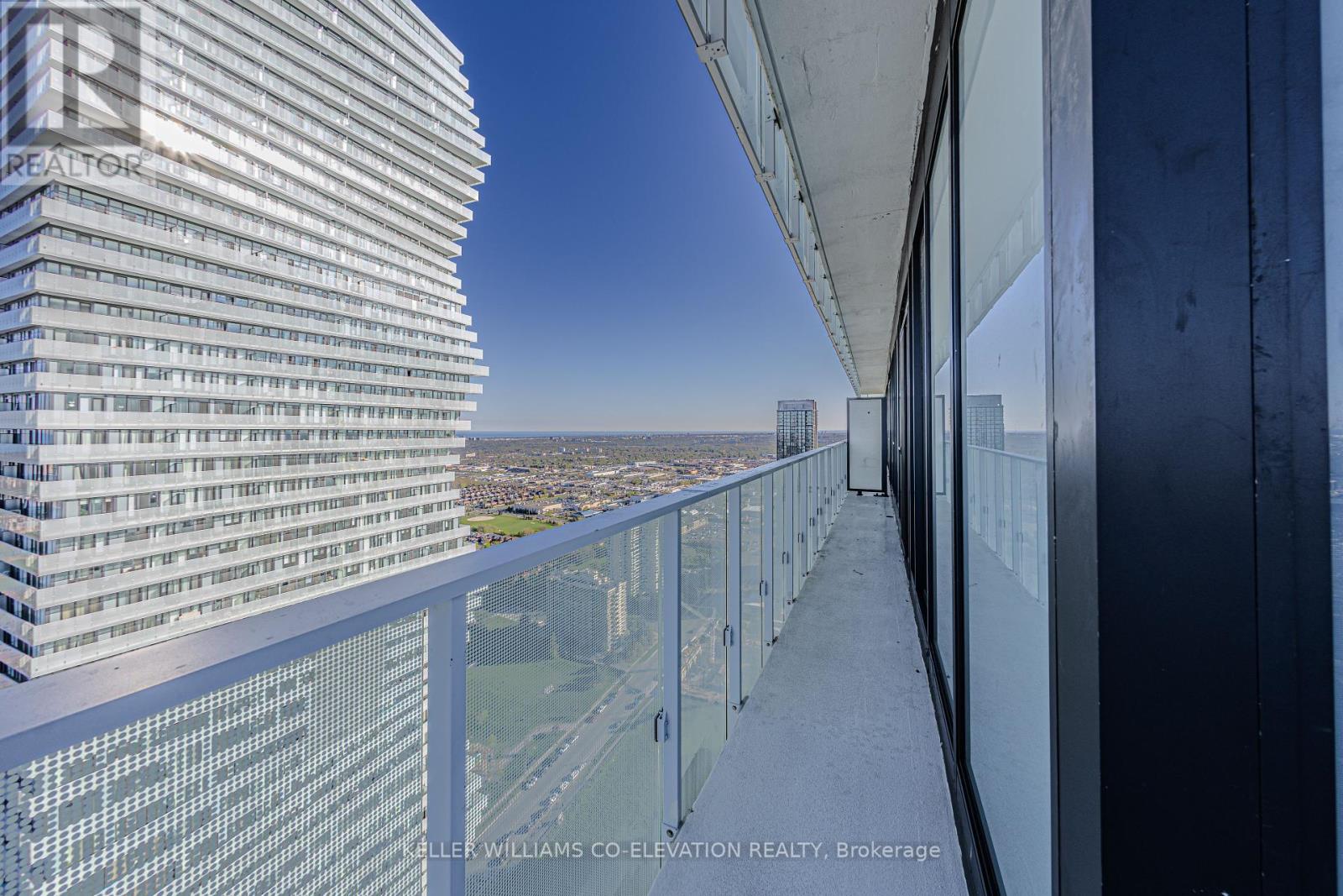 4203 - 3900 Confederation Parkway, Mississauga (City Centre), Ontario  L5B 0M3 - Photo 1 - W12152735