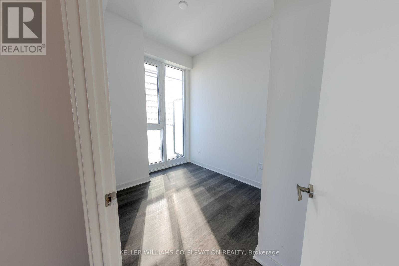 4203 - 3900 Confederation Parkway, Mississauga (City Centre), Ontario  L5B 0M3 - Photo 6 - W12152735