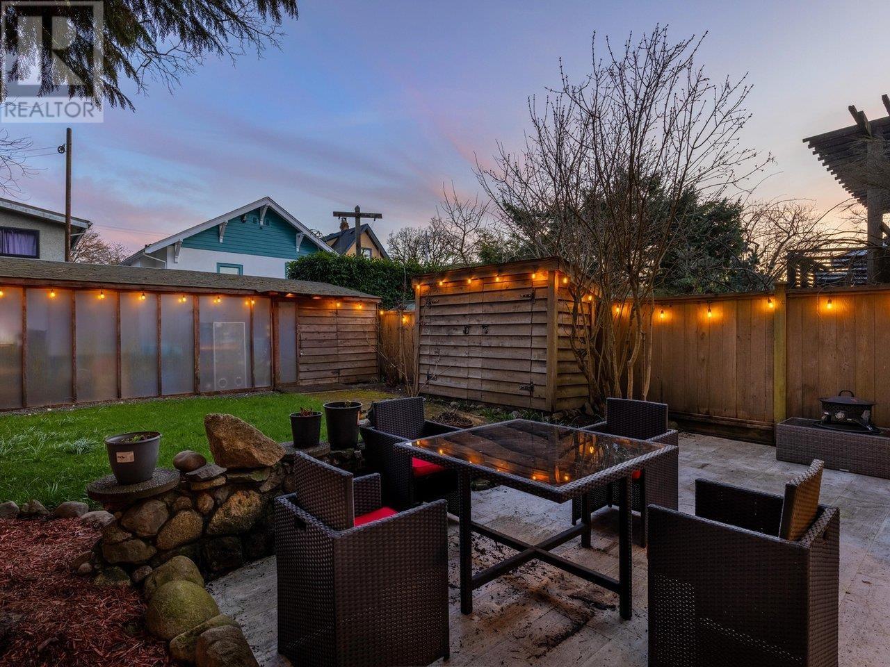 950 Ringwood Avenue, Vancouver, British Columbia  V5V 2T8 - Photo 4 - R2993689