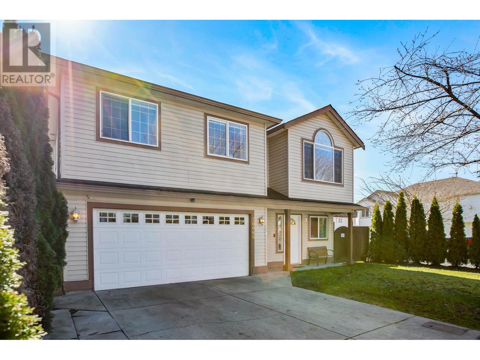 20660 Thorne Avenue, Maple Ridge, British Columbia  V2X 2K8 - Photo 2 - R3000219