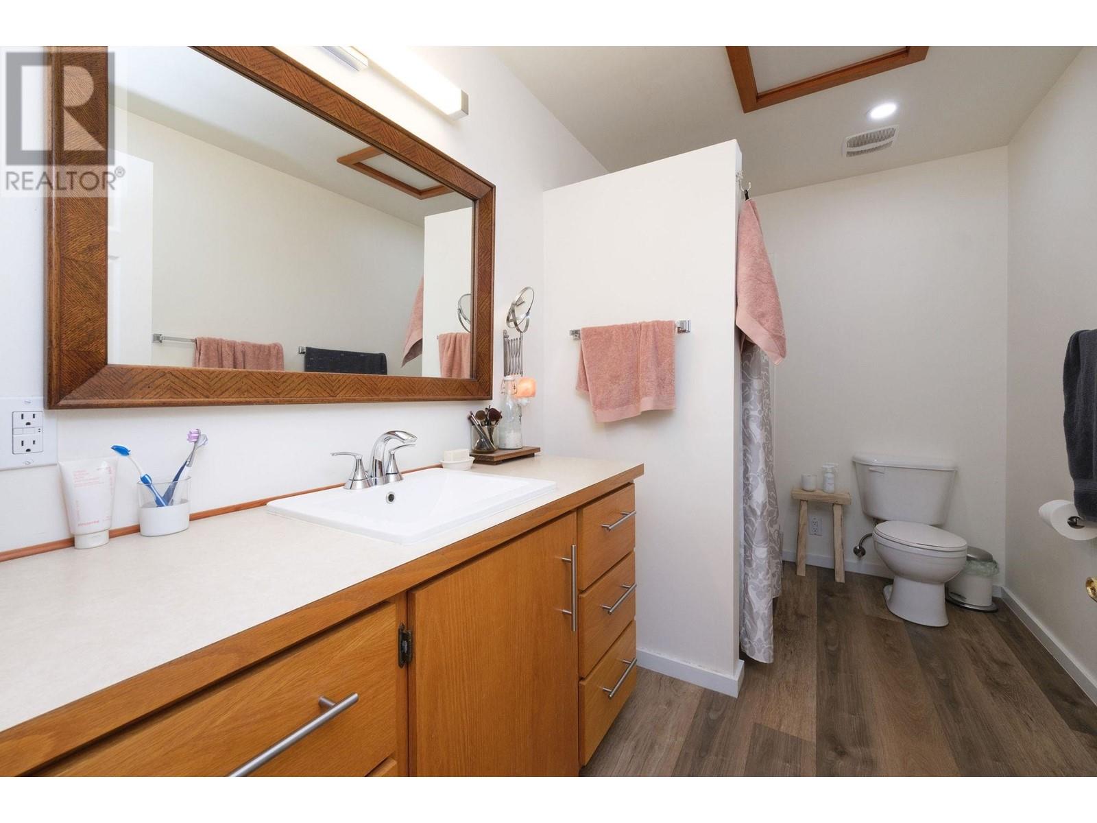 3318 Linwood Road, Roberts Creek, British Columbia  V0N 2W1 - Photo 29 - R3003607