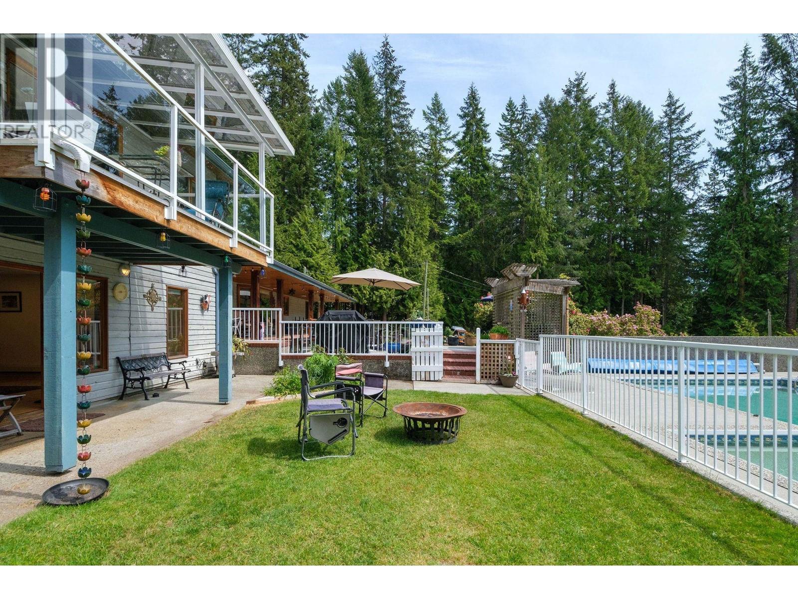 3318 Linwood Road, Roberts Creek, British Columbia  V0N 2W1 - Photo 33 - R3003607