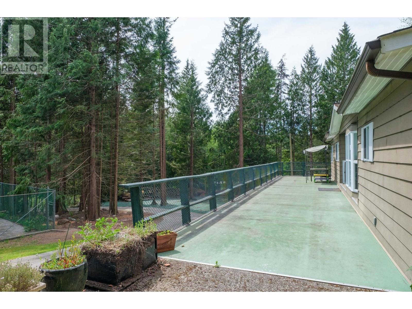3318 Linwood Road, Roberts Creek, British Columbia  V0N 2W1 - Photo 35 - R3003607